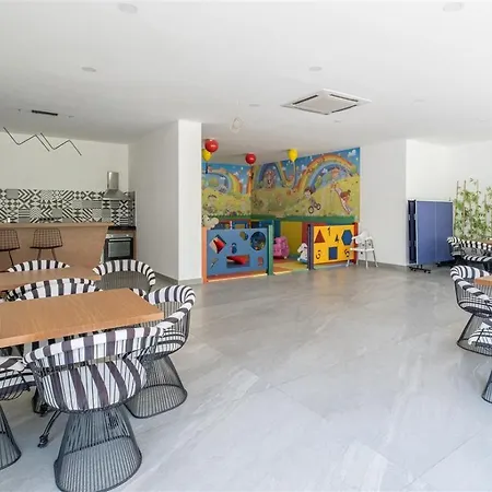 0011 Exodus Park 1 1 In Oba, Alanya, Shuttle And Full Facilities *
